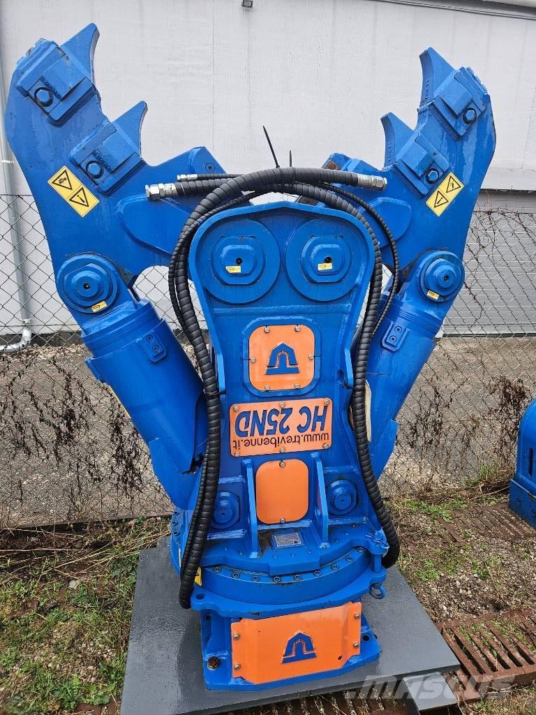 Trevibenne HC 25 ND 组装挖掘机