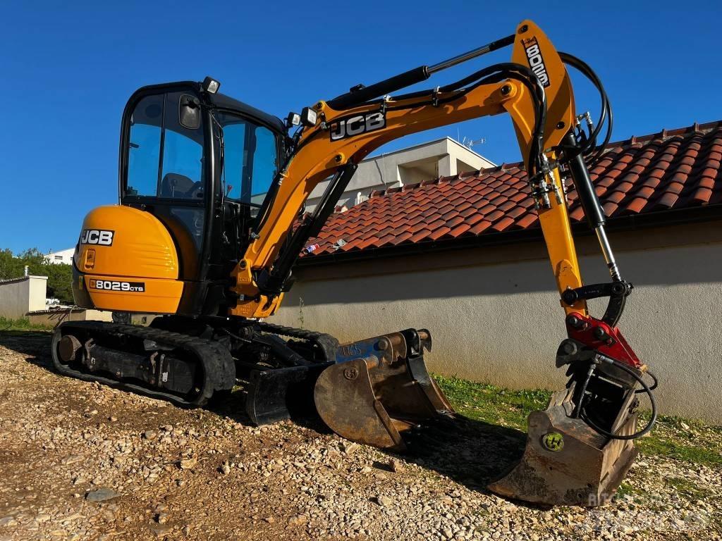 JCB 8029 CTS 小型挖掘机