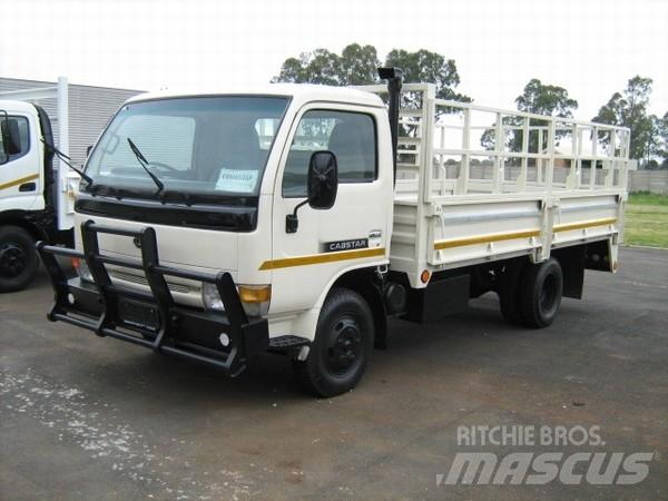 Nissan Cabstar 平板栏板货车