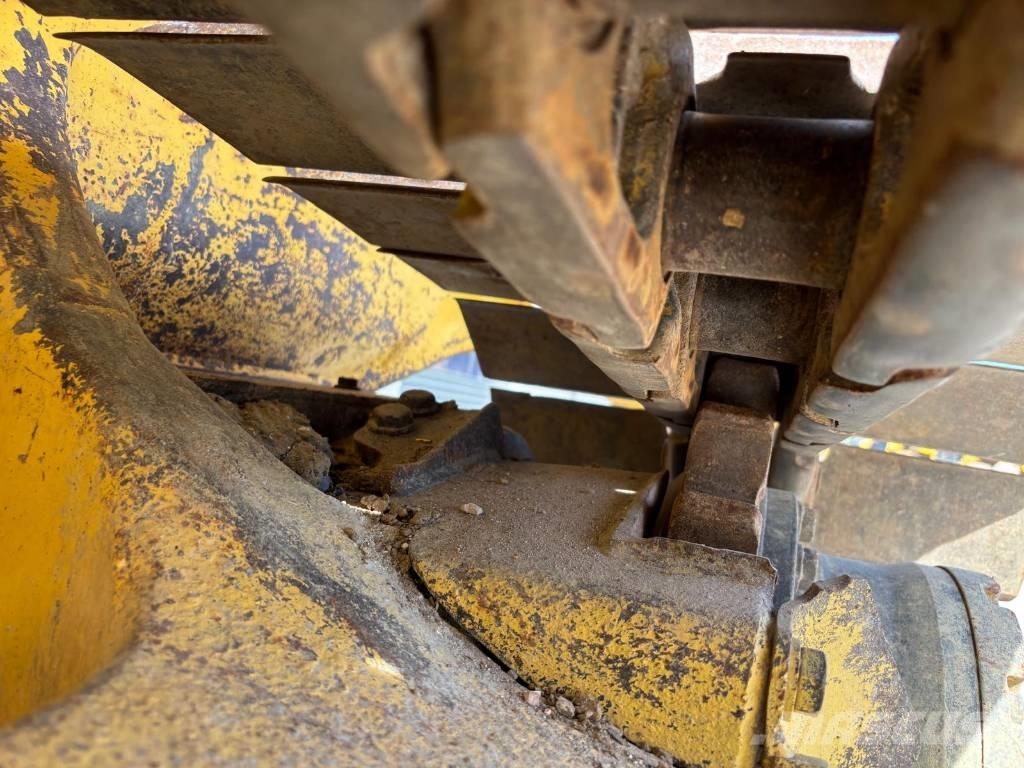 Komatsu D37 PX-23 履带式推土机