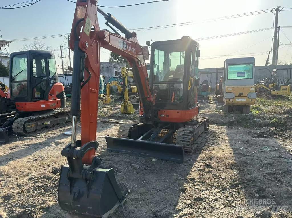 Kubota U 35 小型挖掘机