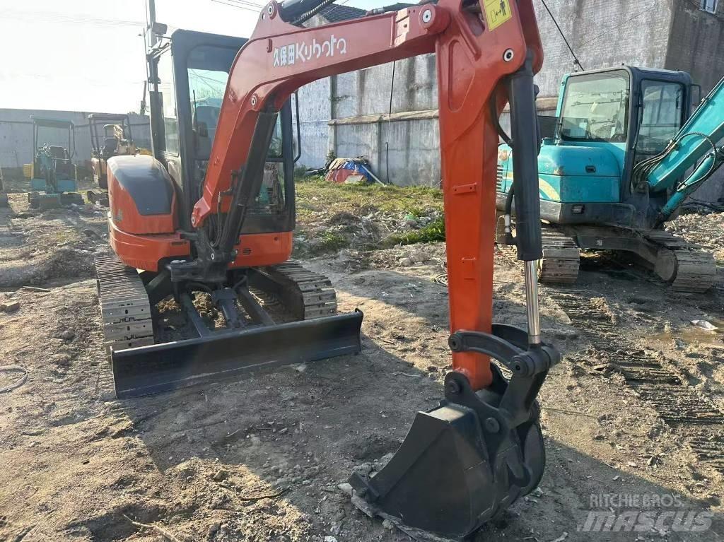 Kubota U 35 小型挖掘机
