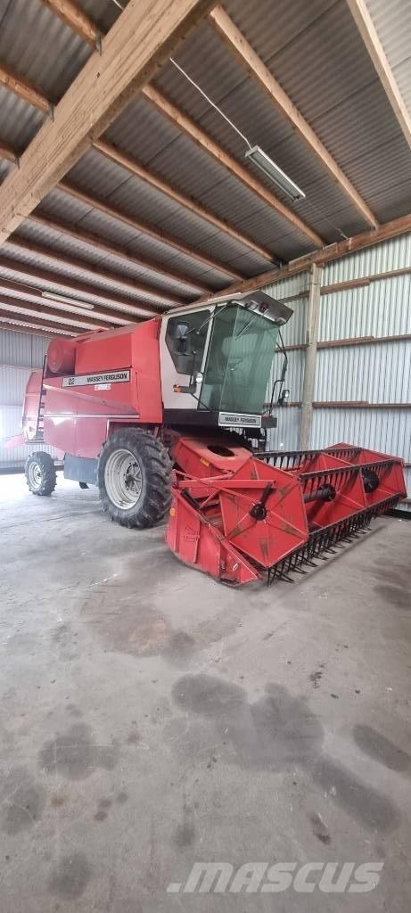 Massey Ferguson 22 联合收割机
