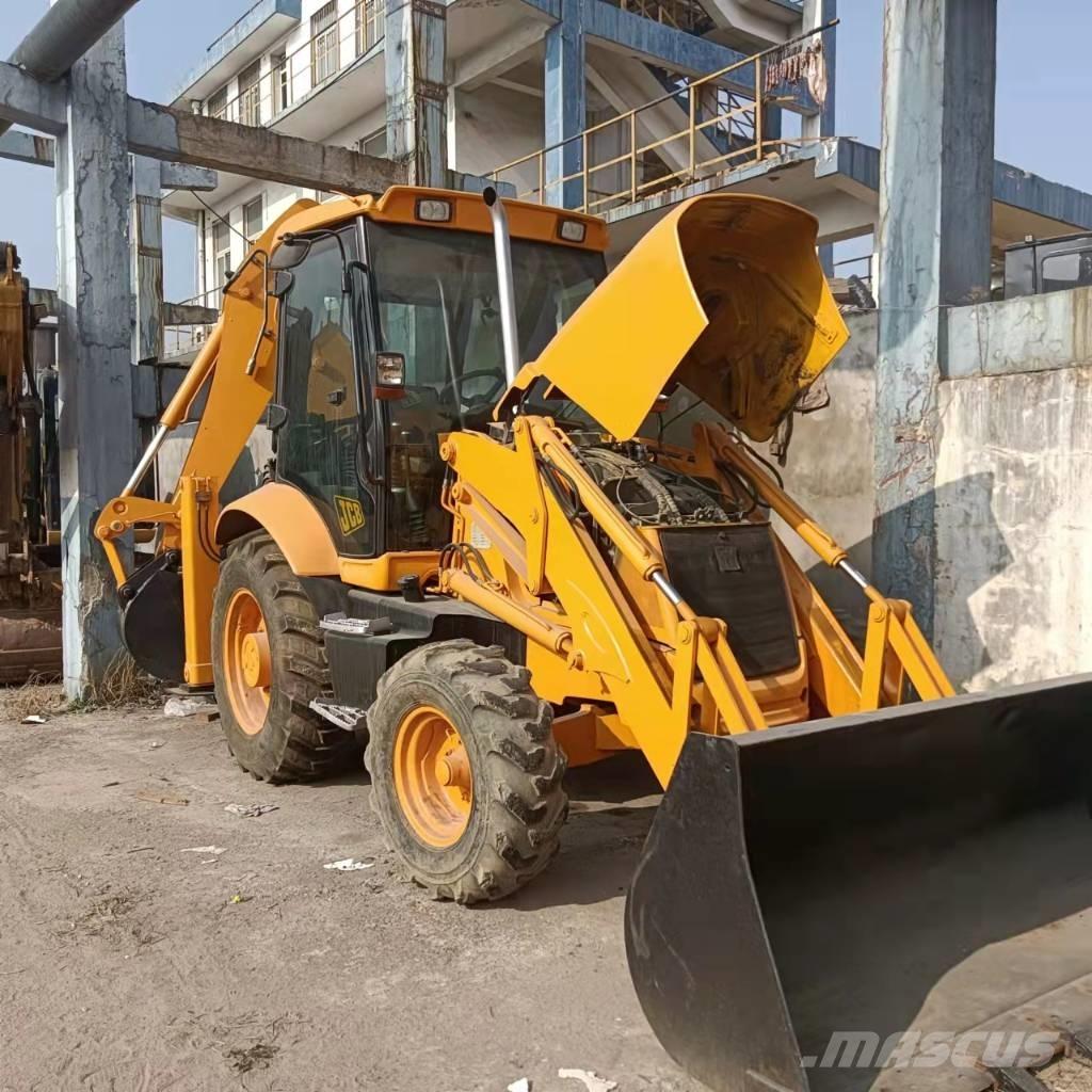 JCB 3CX 反铲装载机