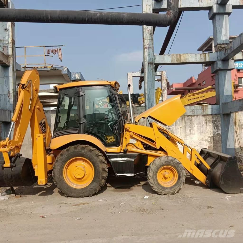 JCB 3CX 反铲装载机