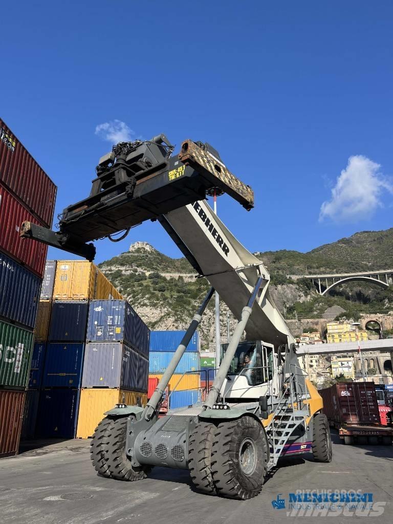 Liebherr LRS 545 集裝箱车