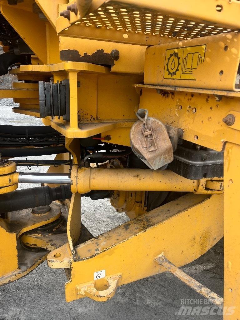 Volvo L 120 F 轮式装载机