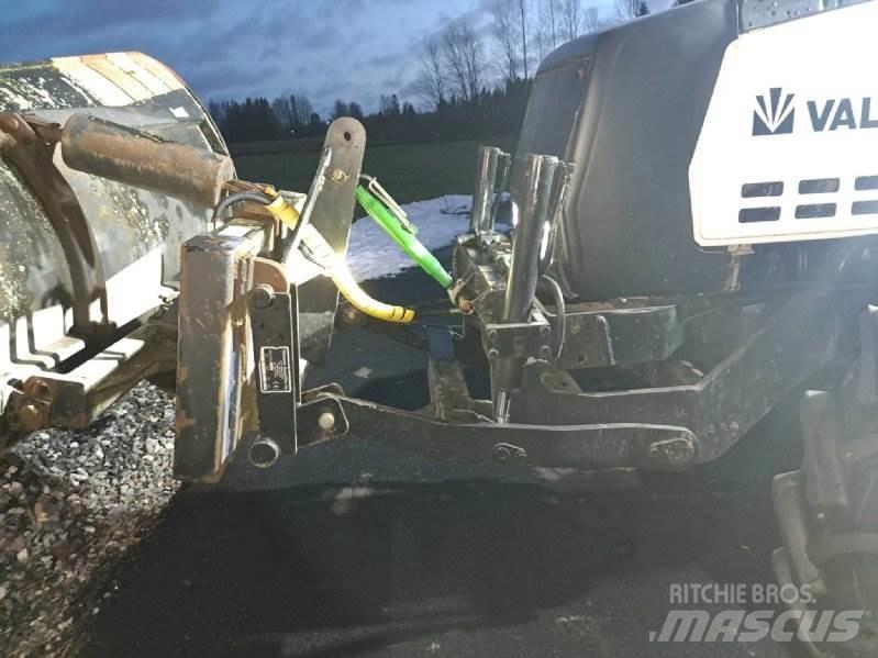 Valmet 8100 拖拉机/农用车