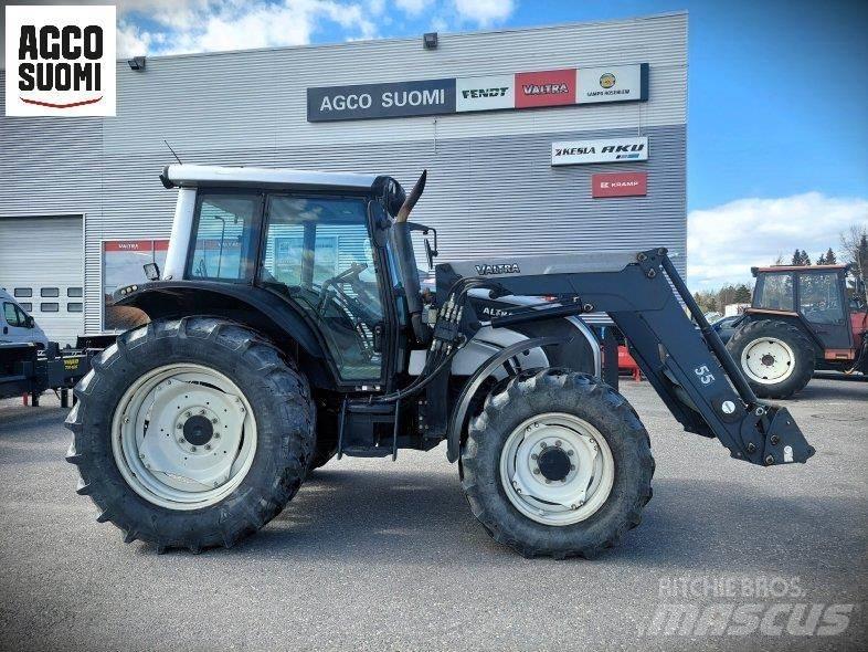 Valtra N111 HITECH 拖拉机/农用车