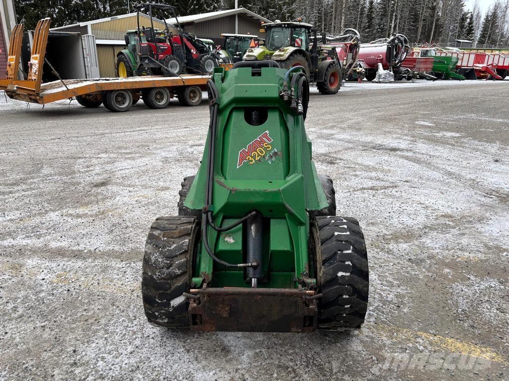 Avant 320 多功能装载机