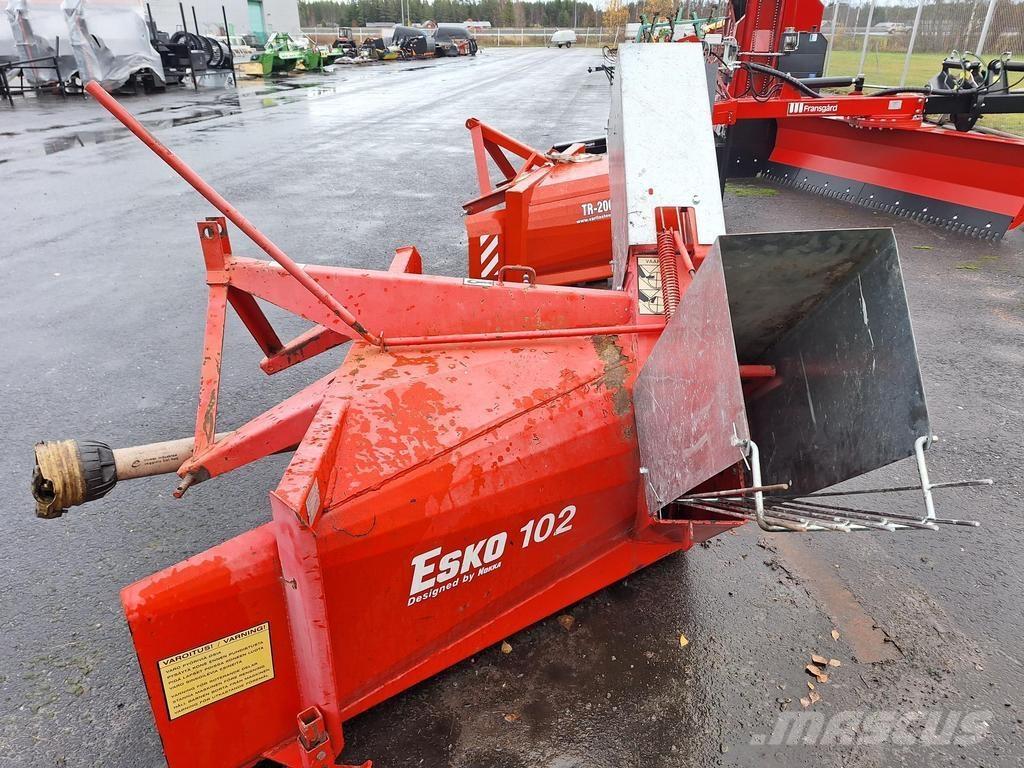 Esko 102 扬雪机