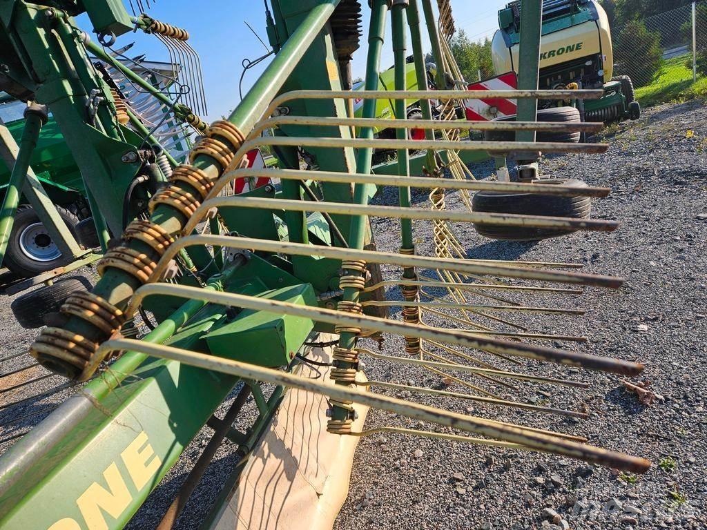 Krone 900 犁耙和摊草机