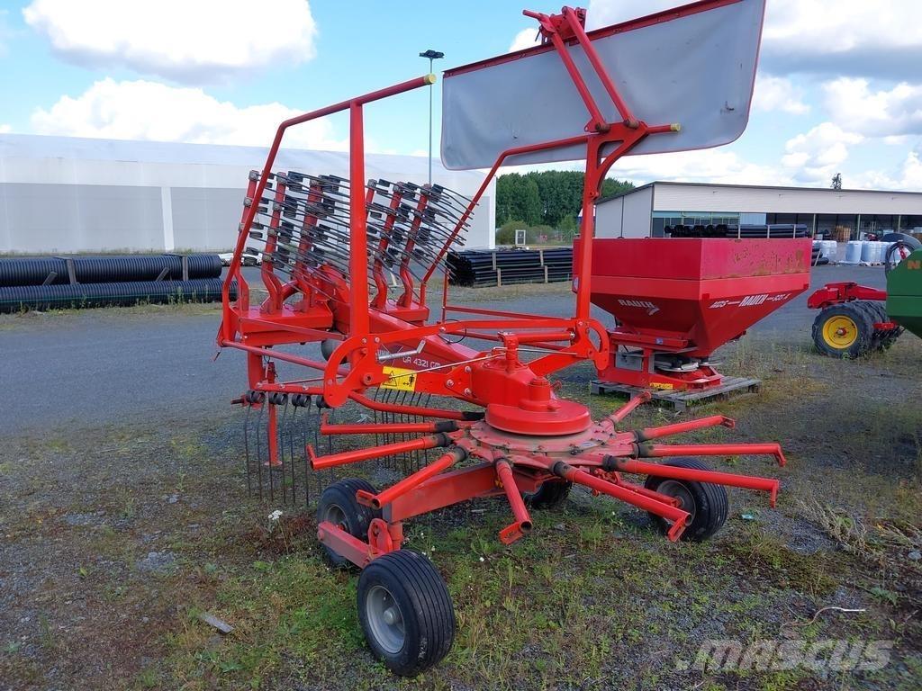 Kuhn 4321 犁耙和摊草机