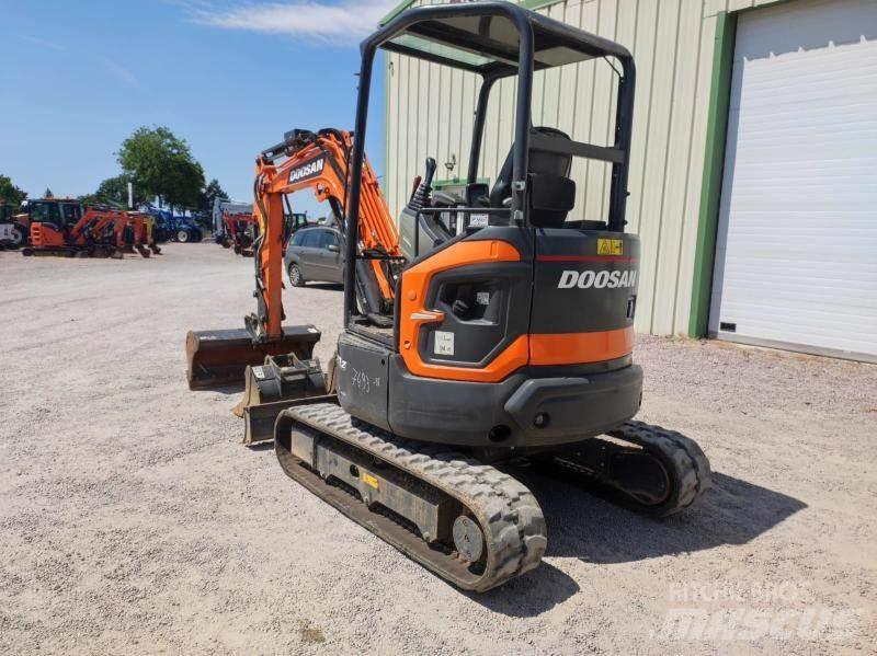 Doosan DX27Z 小型挖掘机