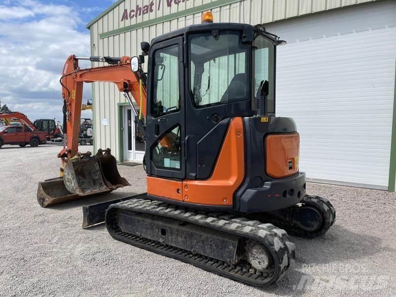 Hitachi ZX48U 小型挖掘机
