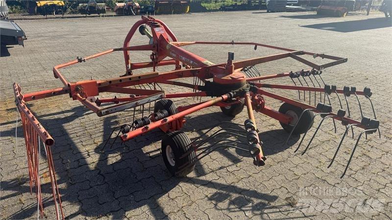 Kuhn GA300GM 犁耙和摊草机