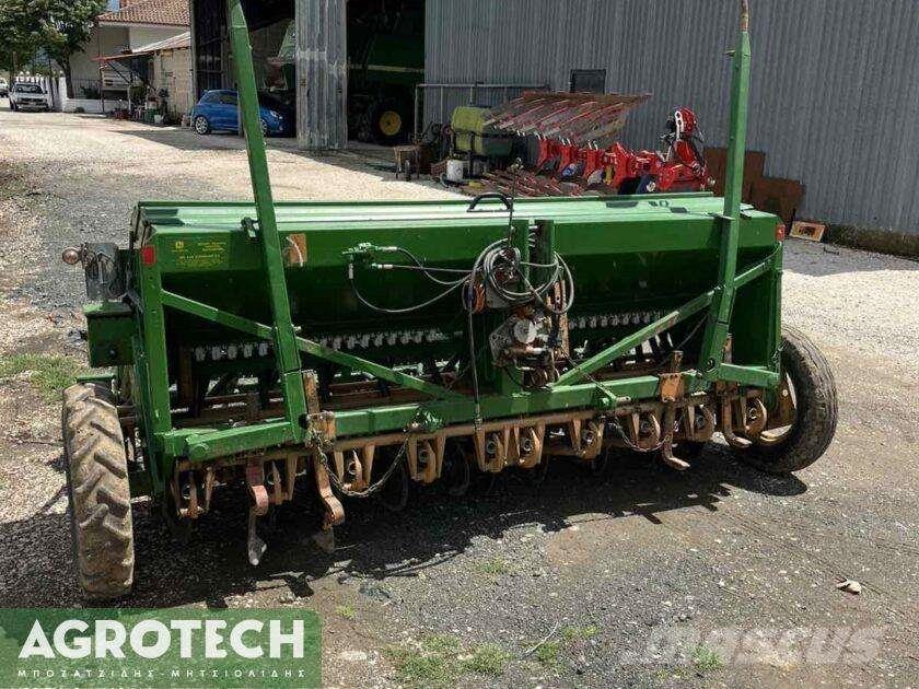Amazone D7/30E 拖拉机/农用车