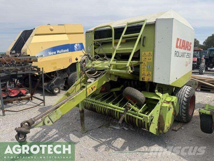 CLAAS Rollant 250 RC 圆捆打捆机