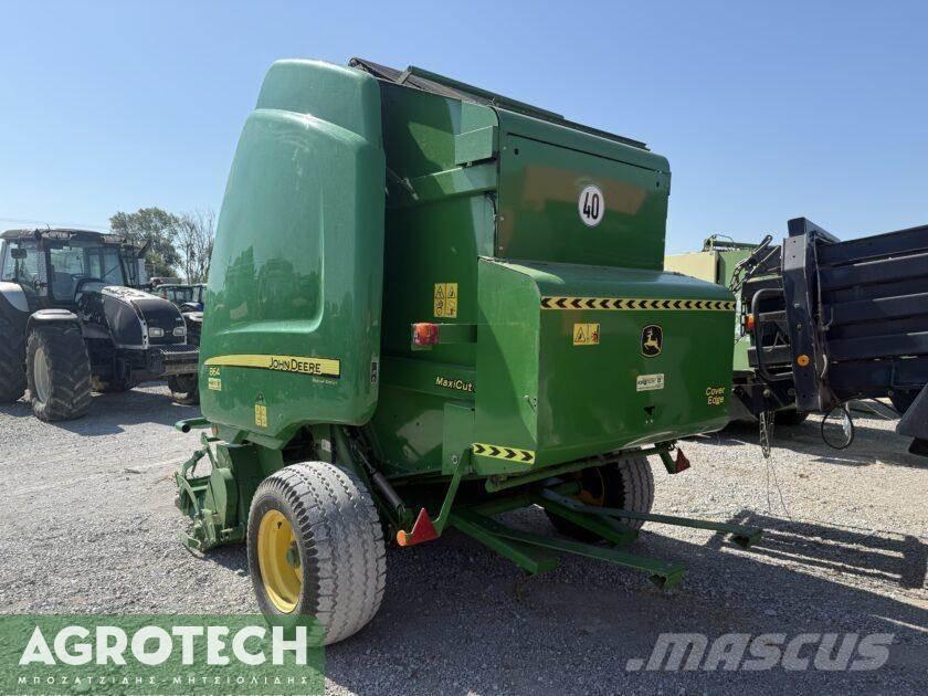 John Deere 864 圆捆打捆机