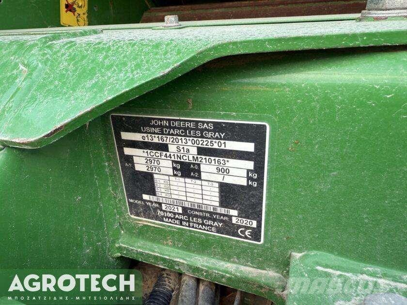 John Deere F441M 圆捆打捆机