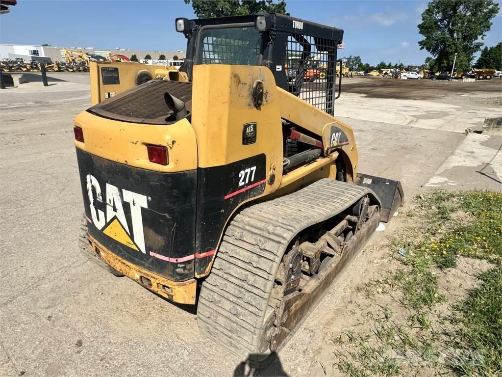 CAT 277 滑移装载机