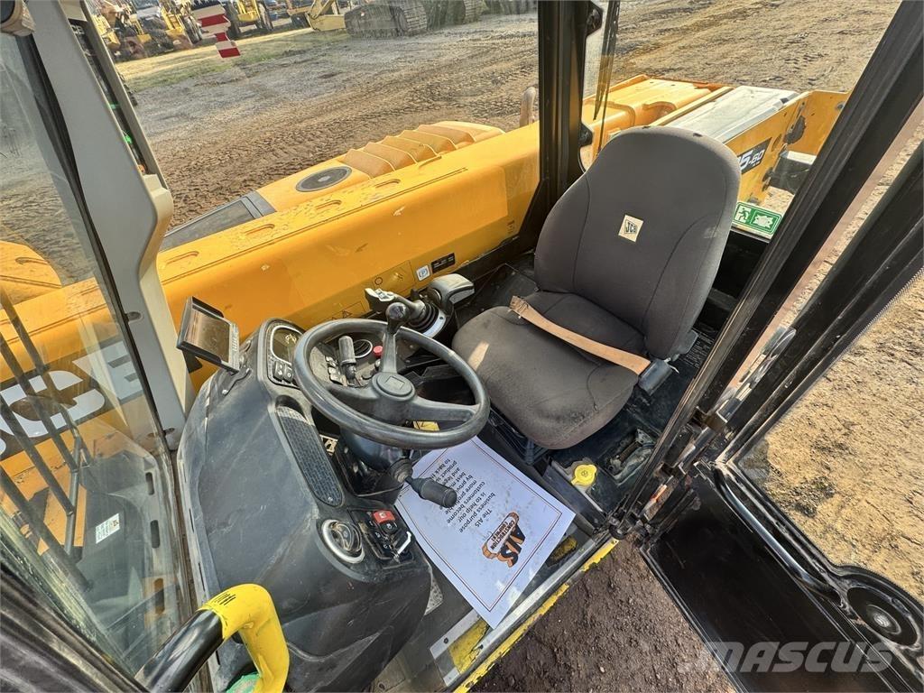 JCB 525-60 伸缩臂叉装车|叉装车