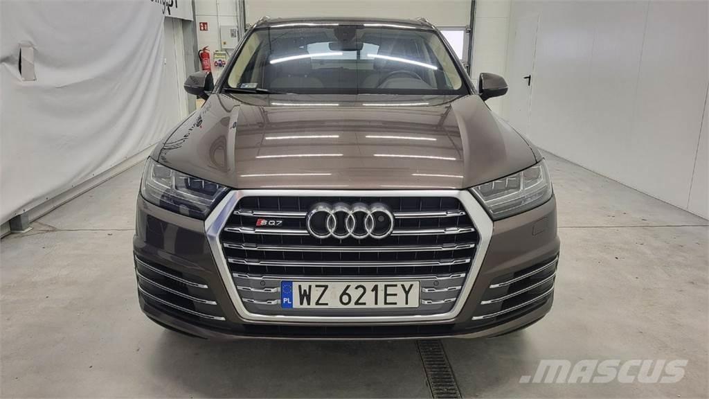 Audi SQ7 汽车
