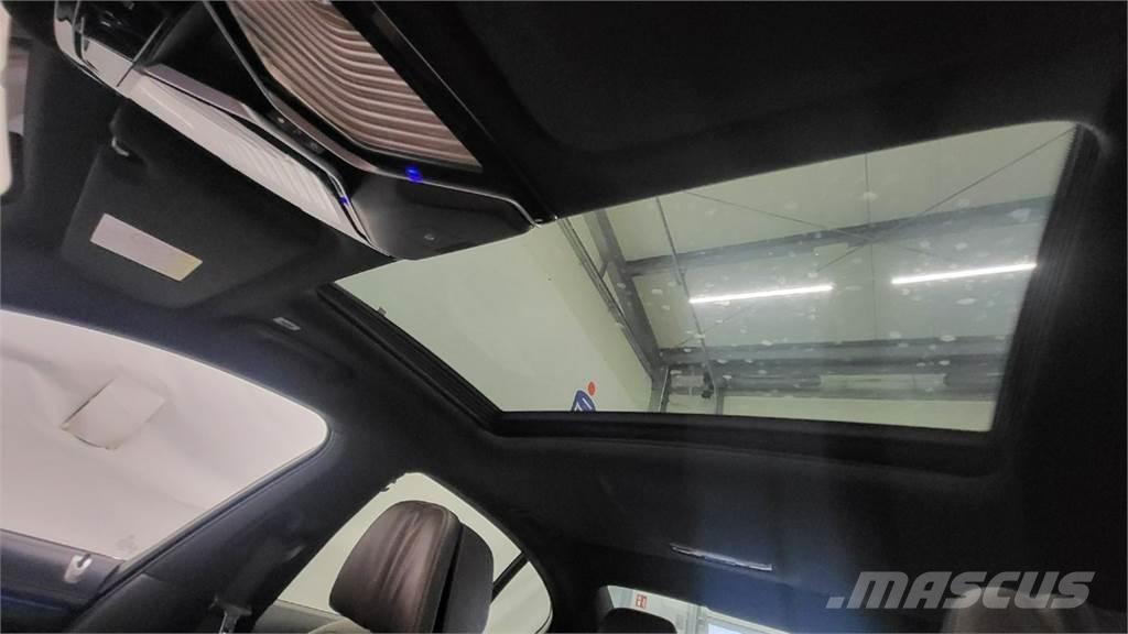 BMW 740 汽车