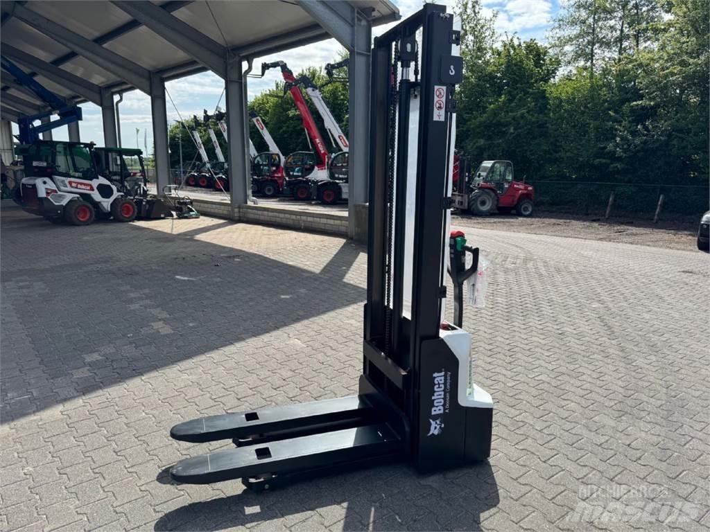 Bobcat LSM 12 N -7 手推堆垛车