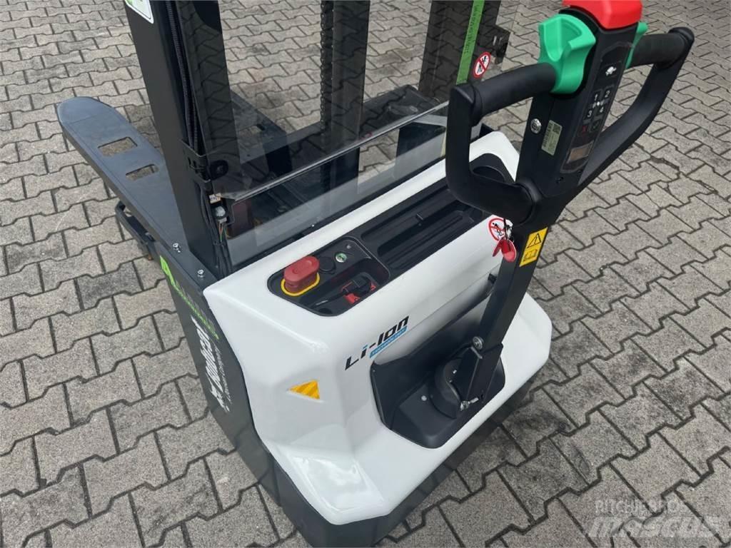 Bobcat LSM12N-7 i 手推堆垛车
