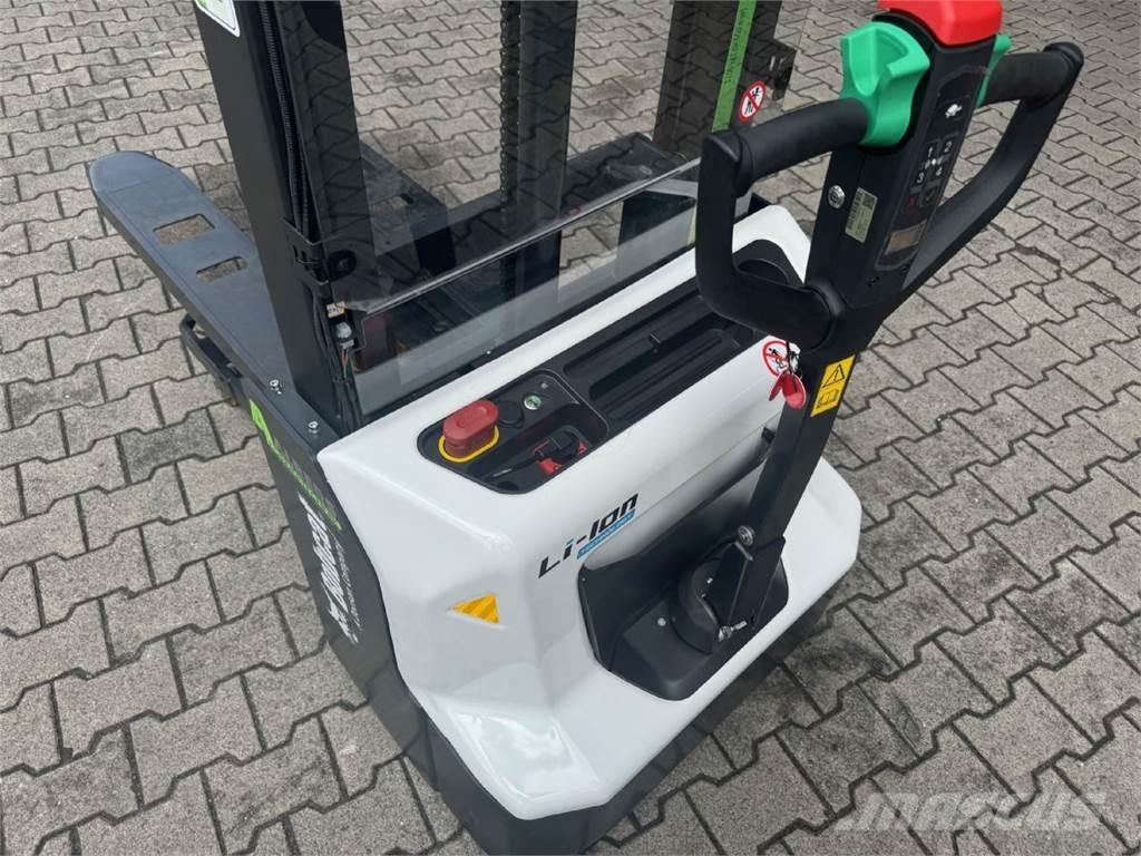Bobcat LSM12N-7 i 手推堆垛车