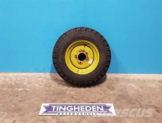  15 10.0/75-15 轮胎、车轮、轮圈