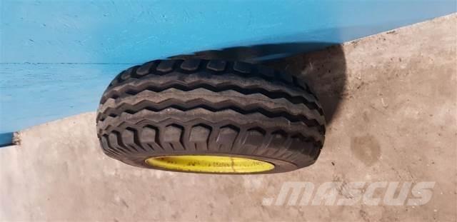  15 10.0/75-15 轮胎、车轮、轮圈