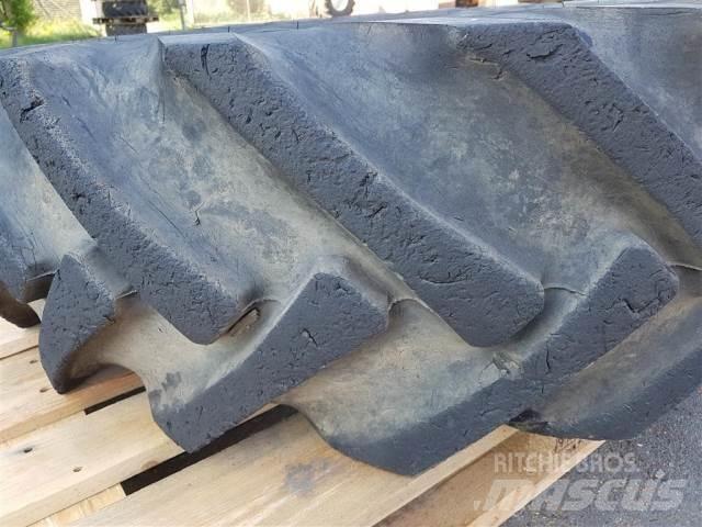  24 15.5/80R24 轮胎、车轮和轮圈