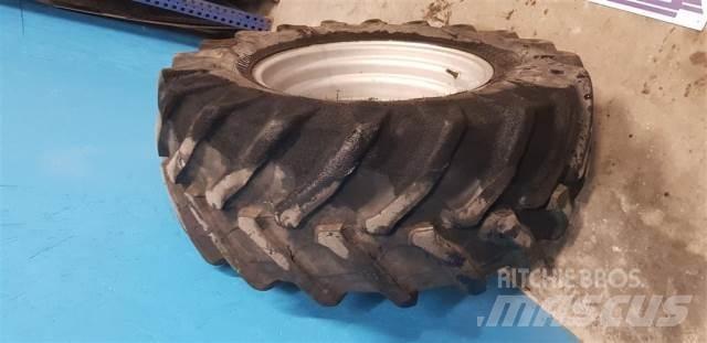  24 440/65R24 轮胎、车轮和轮圈