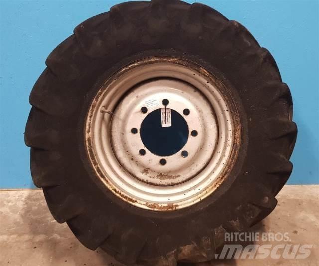  24 440/65R24 轮胎、车轮和轮圈
