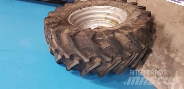  24 440/65R24 轮胎、车轮和轮圈