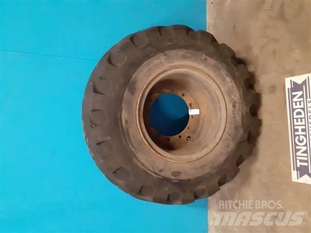  25 20.5-25 轮胎、车轮和轮圈