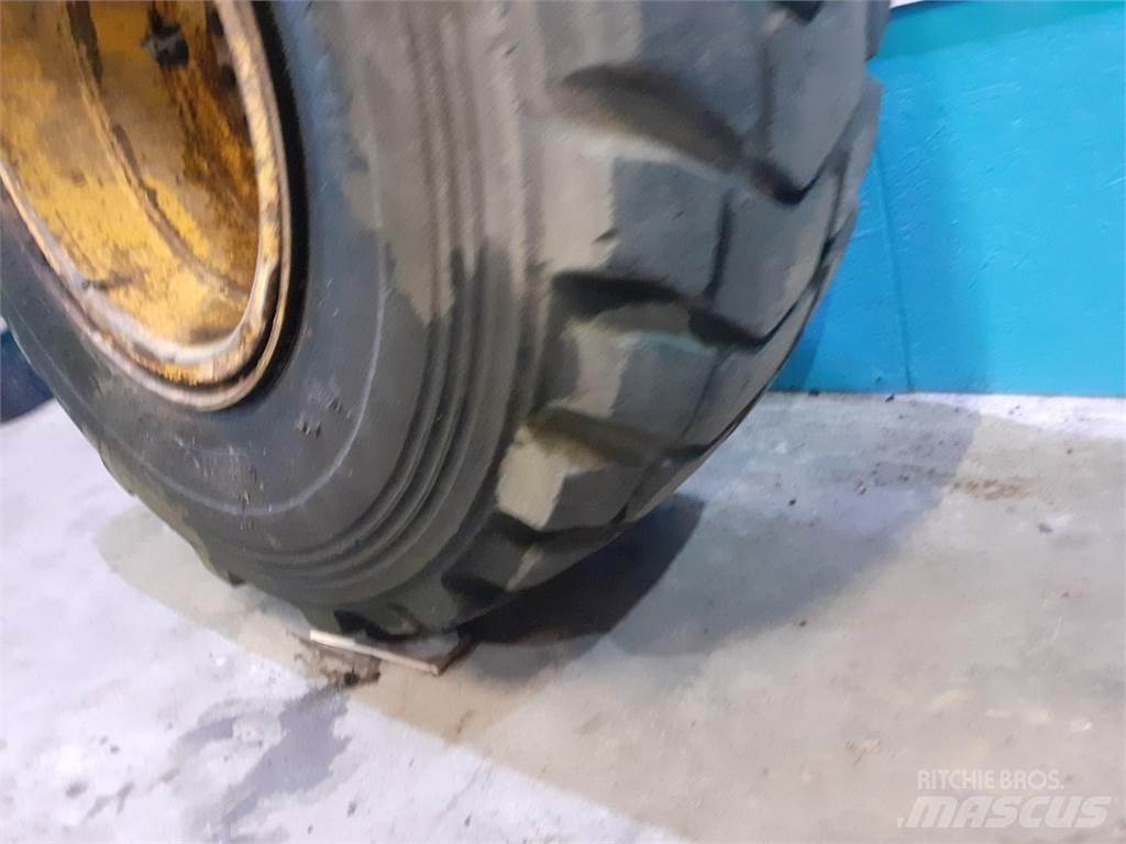  25 20.5R25 轮胎、车轮和轮圈