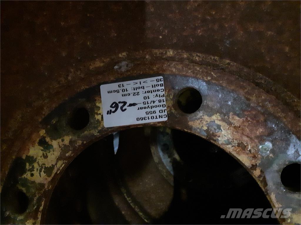  26 18.4/15-26 轮胎、车轮、轮圈