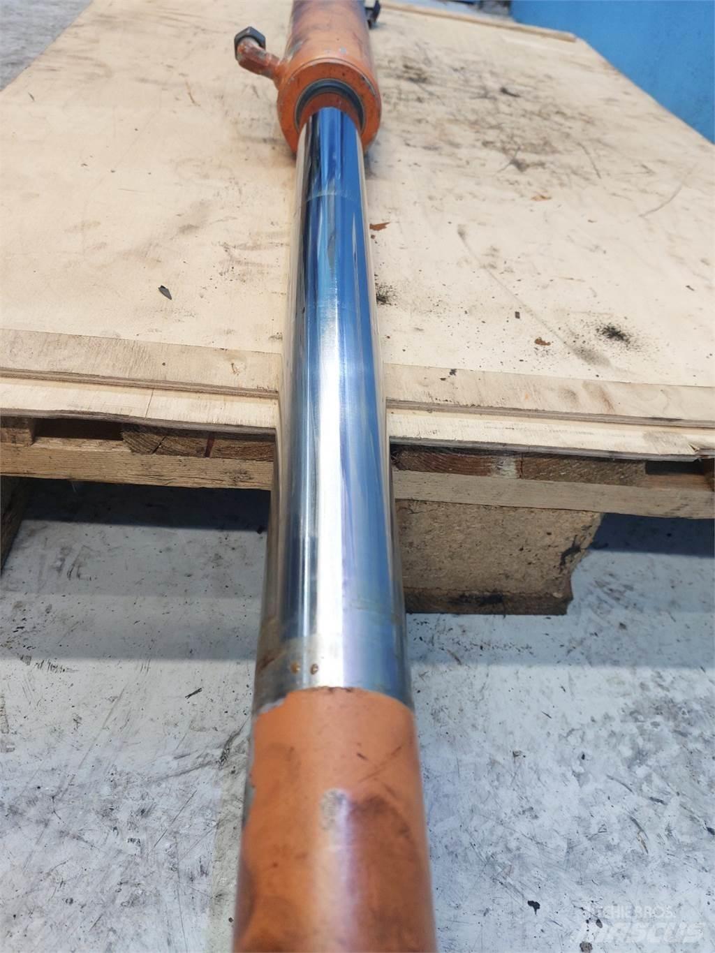 Atlas AR60 吊杆和铲斗