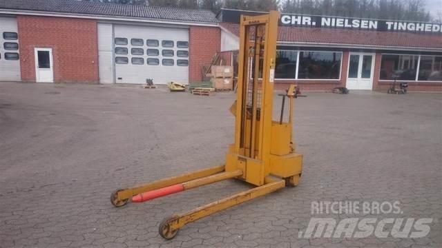 Baka el truck 手托盘堆垛机
