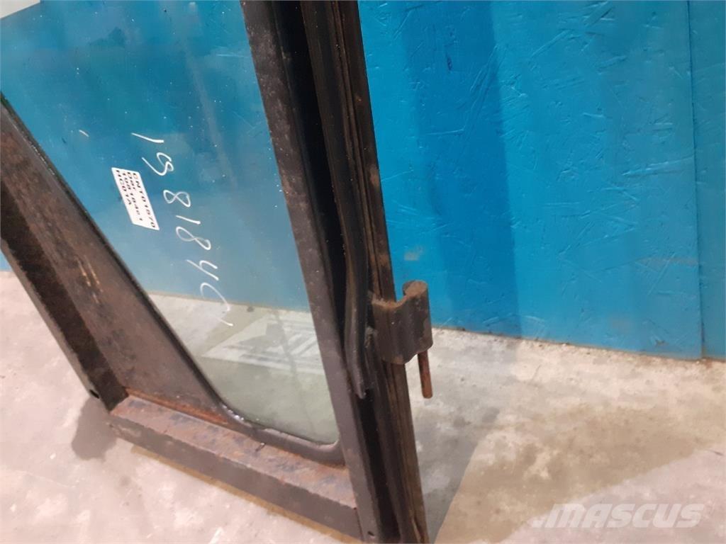 CASE 1620 驾驶室与内部
