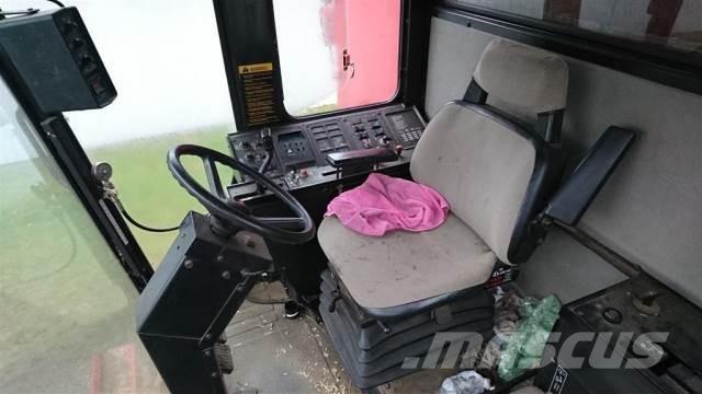 CASE 1660 联合收割机