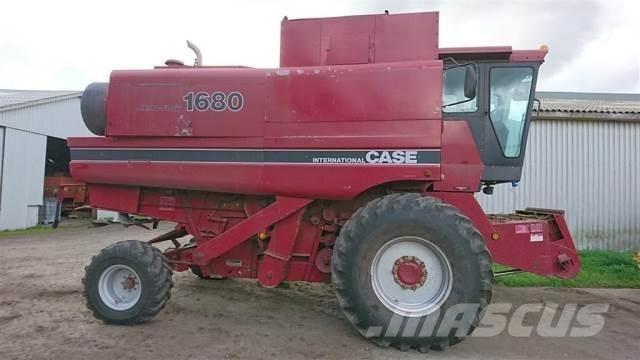 CASE 1680 联合收割机