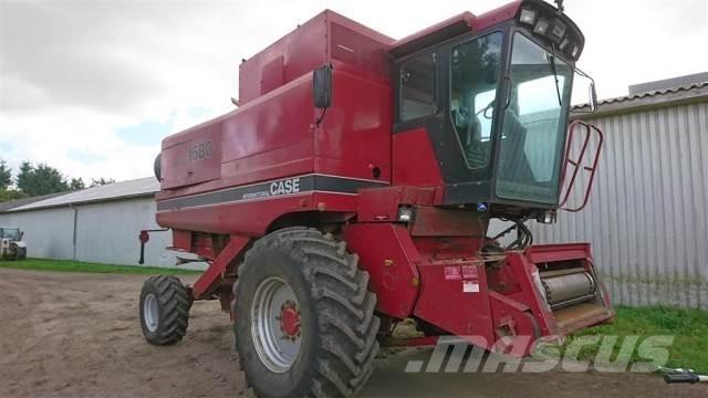 CASE 1680 联合收割机