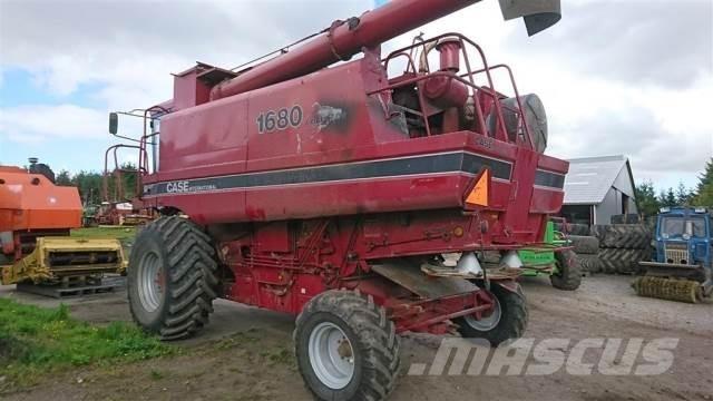 CASE 1680 联合收割机