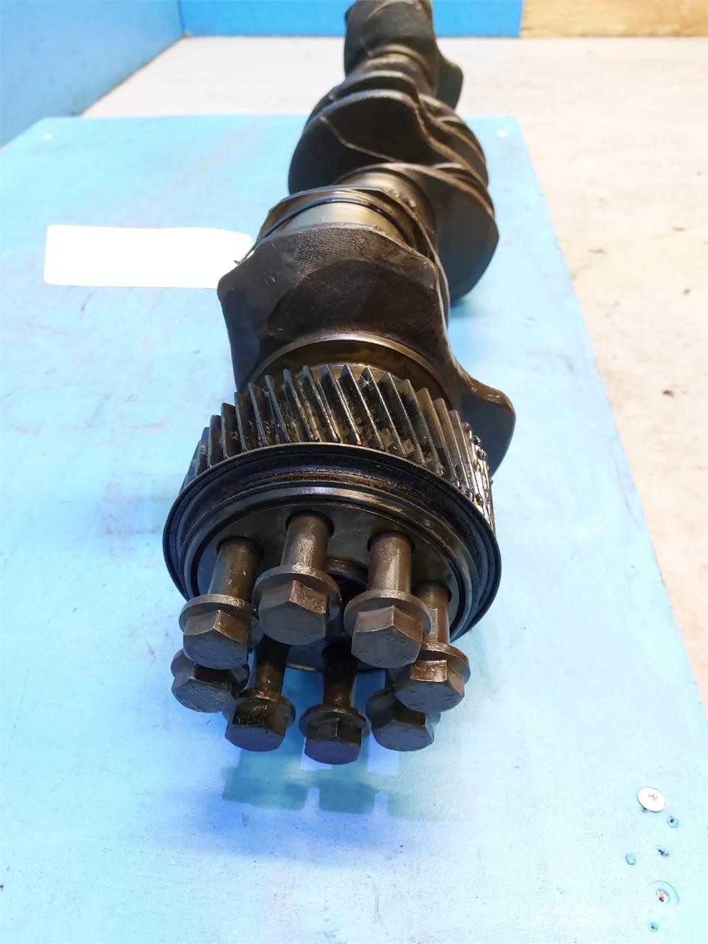 CASE 7010 发动机