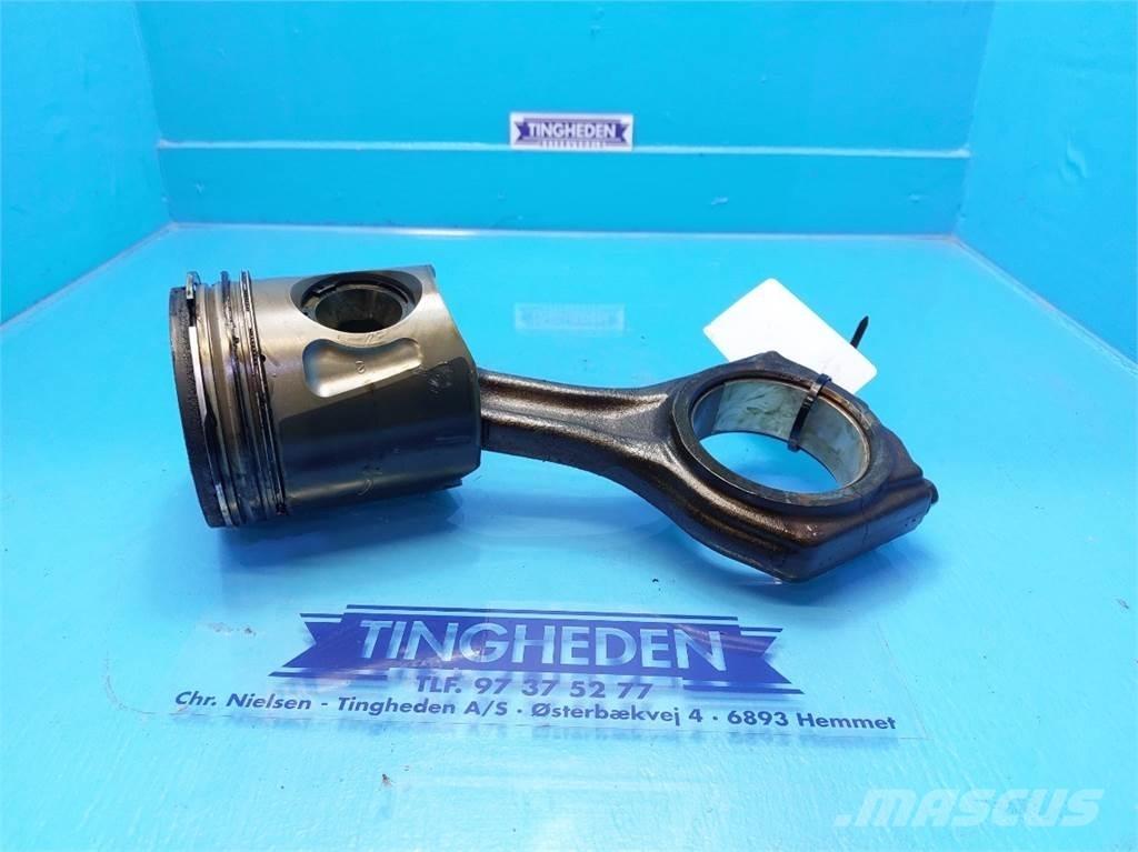 CASE 7010 发动机