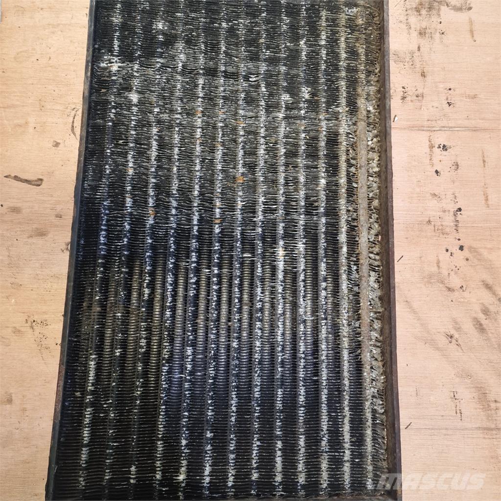 CASE 7130 散热器